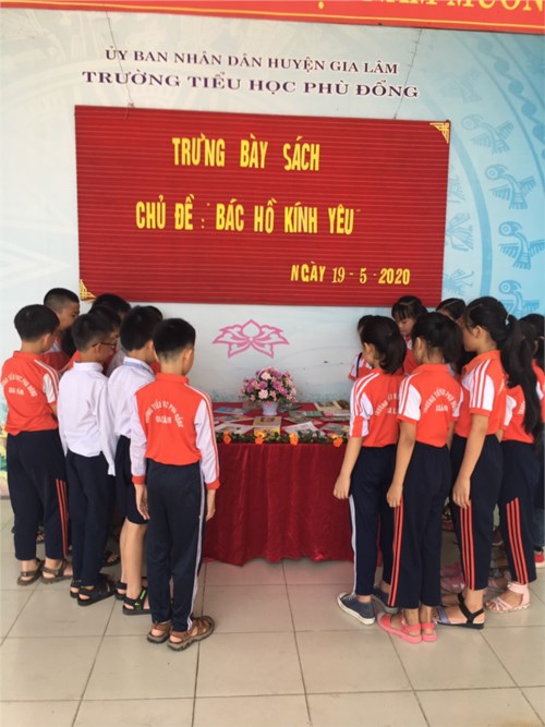 Trưng bày sách tháng 5/2020